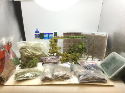 Job Lot of Assorted Model Railway Scenery Items (Lot 1)