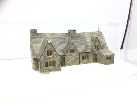 SD Mouldings 204 N Gauge Two Stone Built Cotswold Cottages