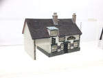Hornby Lyddle End N8043 N Gauge Boars Head Pub