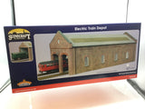 Bachmann 44-0183 OO Gauge Scenecraft Electric Train Depot (White)