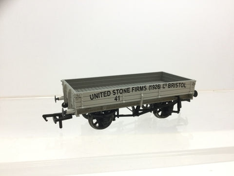 Bachmann 37-928 OO Gauge 3 Plank Wagon United Stone Firms, Bristol