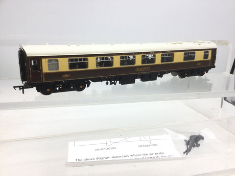 Bachmann 39-280A OO Gauge BR Mk1 Pullman Kitchen First Coach Magpie