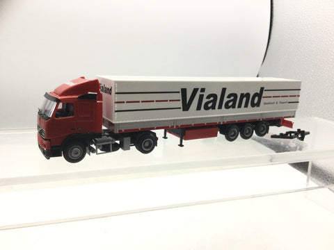 AWM 54301 HO Gauge Volvo Truck Vialand