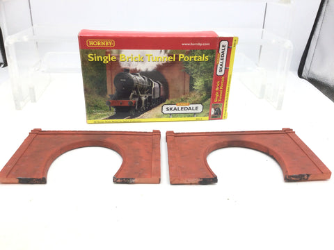 Hornby R8510 OO Gauge Skaledale Single Track Brick Tunnel Portal (Pair)