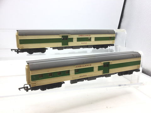 Triang R248 OO Gauge RAMC Ambulance Coach