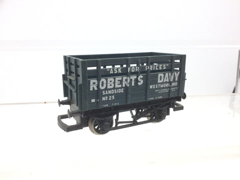 Hornby R719 OO Gauge Coke Wagon Roberts Davy (Green)