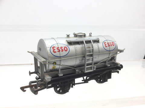 Dapol B134 OO Gauge 12t Tank Wagon Esso 3066