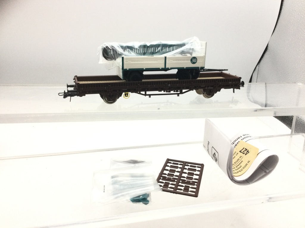 47614 Roco 47614 HO Gauge OBB Lowsided Wagon with Trailer Load