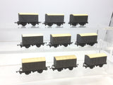 Triang T71 TT Gauge Covered Goods Wagon x9 (REPAINTED)