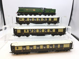 Hornby R2369 OO Gauge The Golden Arrow Train Pack