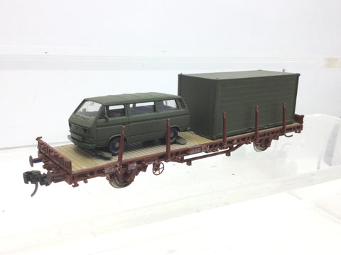 Roco 47096 HO Gauge SNCF Flat Wagon with Military Vehicle Load