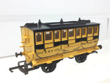 Triang R621 OO Gauge Stephensons Rocket Coach Despatch