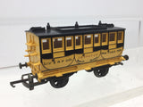 Triang R621 OO Gauge Stephensons Rocket Coach Despatch