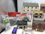 Job Lot of OO Gauge Kit Built Buildings and Accessories (L3)