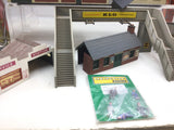 Job Lot of OO Gauge Kit Built Buildings and Accessories (L4)
