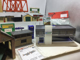 Job Lot of OO Gauge Kit Built Buildings and Accessories (L6)