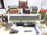 Job Lot of OO Gauge Kit Built Buildings and Accessories (L7)