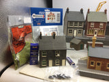 Job Lot of OO Gauge Kit Built Buildings and Accessories (L9)