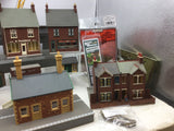 Job Lot of OO Gauge Kit Built Buildings and Accessories (L9)