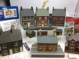 Job Lot of OO Gauge Kit Built Buildings and Accessories (L9)