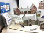 Job Lot of OO Gauge Kit Built Buildings and Accessories (L10)