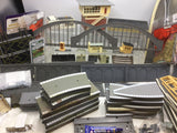 Job Lot of OO Gauge Kit Built Buildings and Accessories (L12)