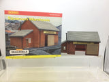 Hornby R8521 OO Gauge Skaledale Strawson's Warehouse