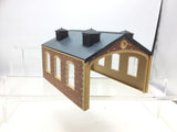 Hornby R504 OO Gauge Double Track Engine Shed