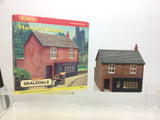 Hornby R8520 OO Gauge Skaledale Hanson's Bakery