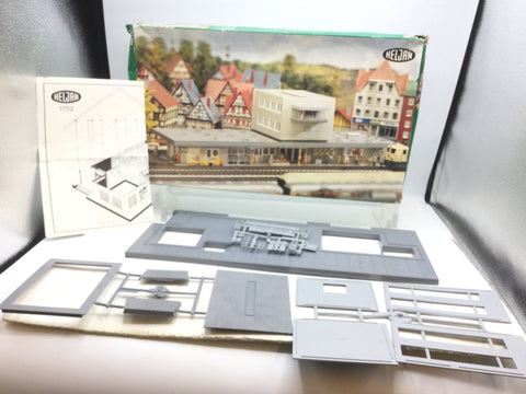 Heljan 1752 HO Gauge Railway Station Plastic Kit