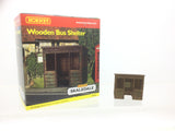Hornby R8680 OO Gauge Wooden Bus Shelter