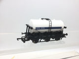 Lima 305703 OO Gauge 6 Wheel Tanker United Dairies