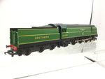 Hornby R374 OO Gauge SR Green Battle of Britain Class 21C166 Spitfire