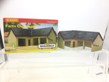 Hornby R8783 OO Gauge Skaledale Farm Outhouse