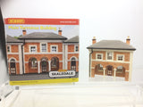 Hornby R8713 OO Gauge Skaledale Main Terminus Building