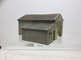 Hornby R8607 OO Gauge Skaledale Home Farm Cattle Shed