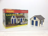 Hornby R8655 OO Gauge Skaledale Lock Side Stores