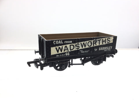 Mainline 37176 OO Gauge 5 Plank Wagon Wadsworth Barnsley