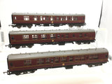Hornby R2436 OO Gauge The Pines Express Train Pack Coaches x3