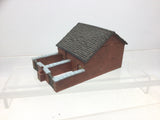 Hornby R8523 OO Gauge Skaledale Holly Farm Pigsties