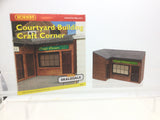 Hornby R8692 OO Gauge Skaledale Courtyard Building Craft Corner