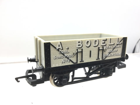 Hornby R012 OO Gauge 5 Plank Wagon A Bodell