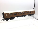Hornby R745 OO Gauge Thompson Teak Composite Coach 1010
