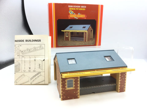 Hornby R506 OO Gauge Goods Shed