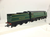 Hornby R2661M OO Gauge Bournemouth Belle Train Pack