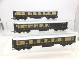 Hornby R1136 OO Gauge Yorkshire Pullman Coaches x3