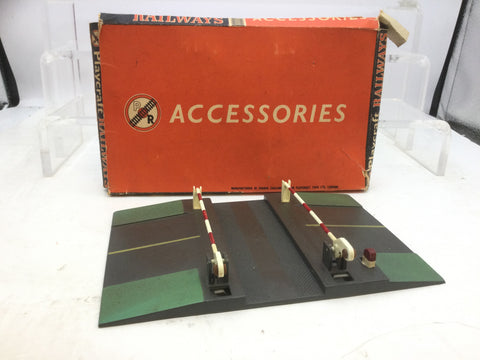 Playcraft P675 HO Gauge Level Crossing