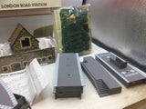 Hornby R331 OO Gauge London Road Station