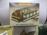 Hornby R331 OO Gauge London Road Station