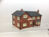 Hornby R8505 OO Gauge Skaledale The Kings Head Hotel (Unboxed)